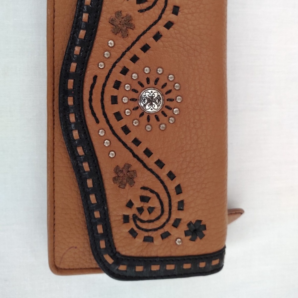 Brighton Montina Shoulder Bag - Picture 4 of 8